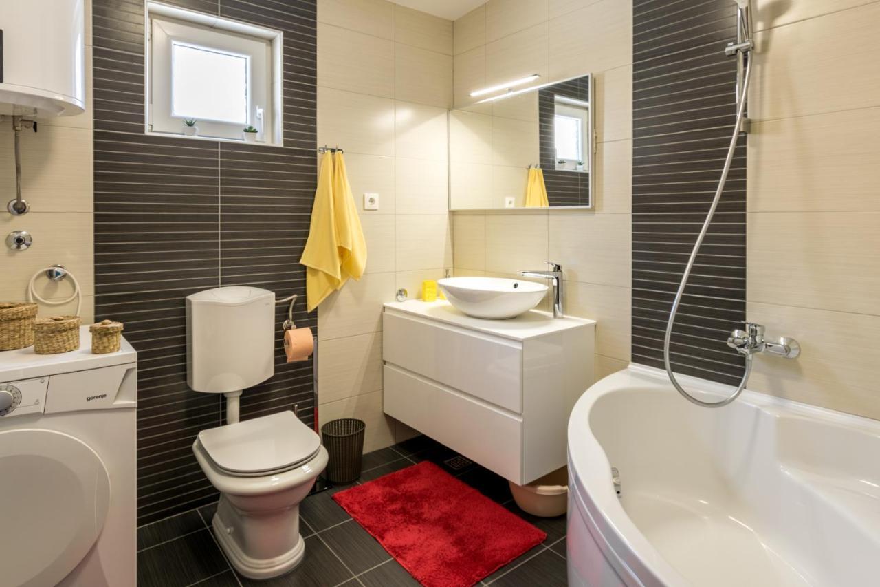 Апартаменты Apartman Petra Макарска Экстерьер фото